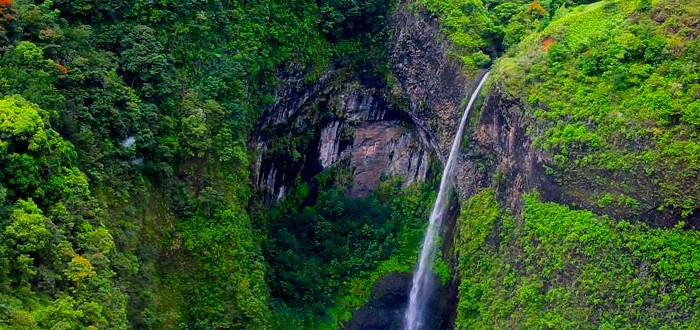 Traversée de Tahiti - Le site des 3 Cascades 