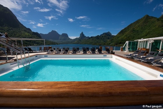 En croisière, Moorea vue du Paul Gauguin 